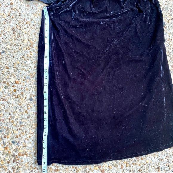 Umgee Black Velvet Off Shoulder Embroidered Dress Size S - Picture 6 of 8